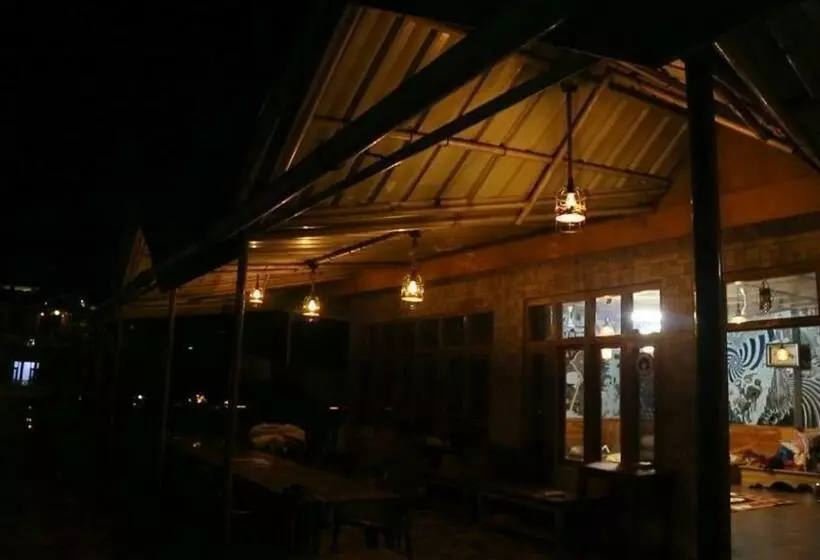ホテル Westeros Kasol