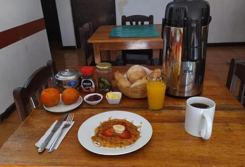 Mirador Backpackers B&b