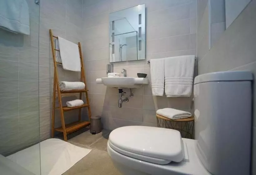 Majatalo Guest House Capital Inn