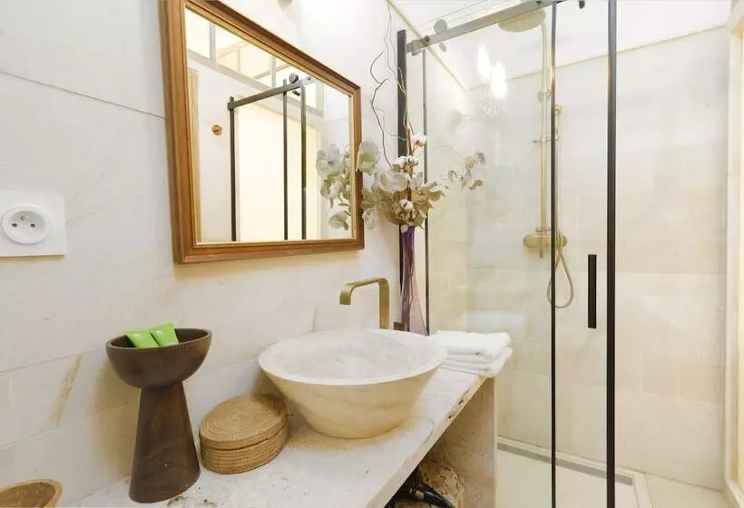 Majatalo La Maison Verte Sete