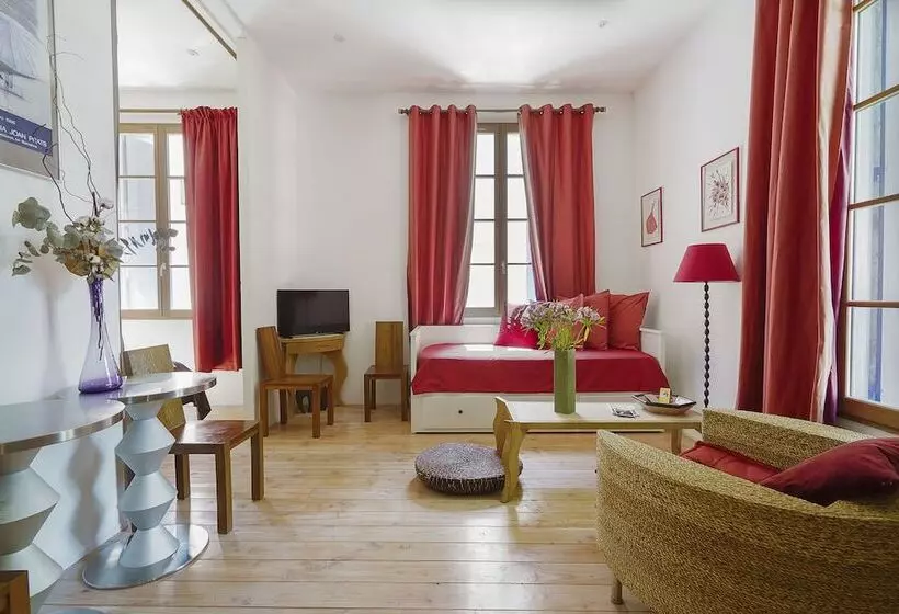 Majatalo La Maison Verte Sete