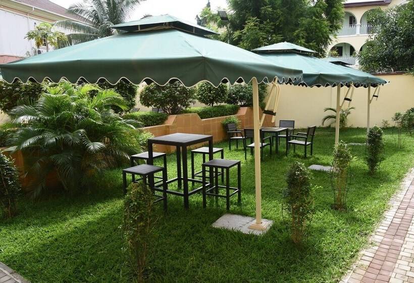 The Hallmark Hub Hotel And Apartments