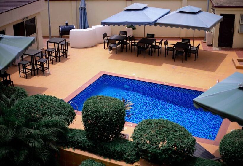 The Hallmark Hub Hotel And Apartments