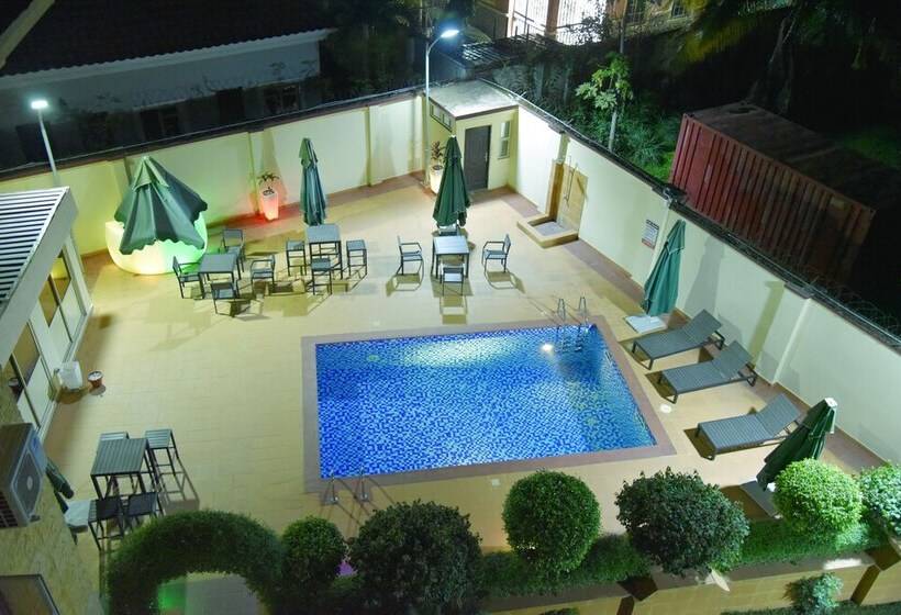 The Hallmark Hub Hotel And Apartments