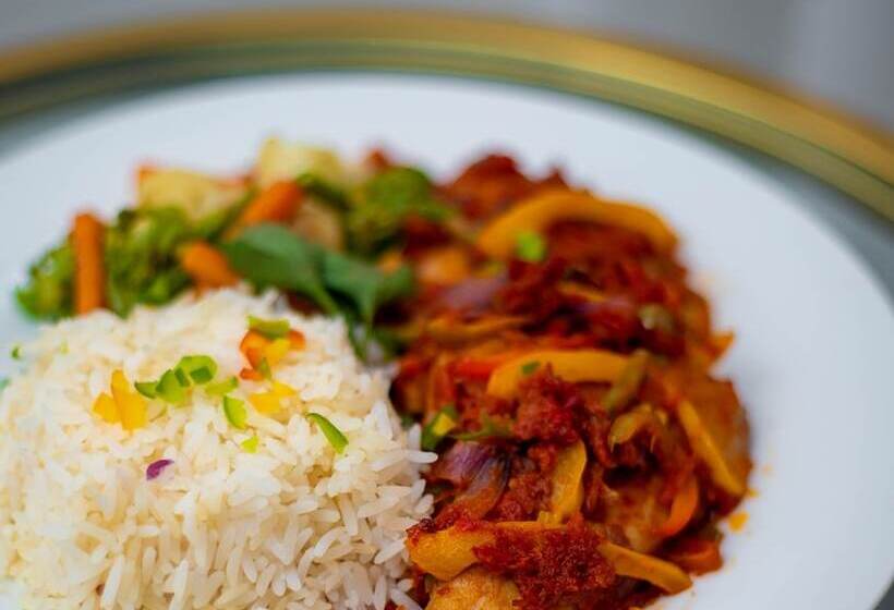 The Hallmark Hub Hotel And Apartments