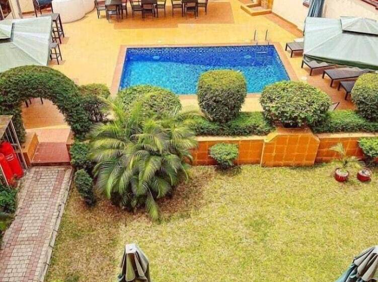 The Hallmark Hub Hotel And Apartments