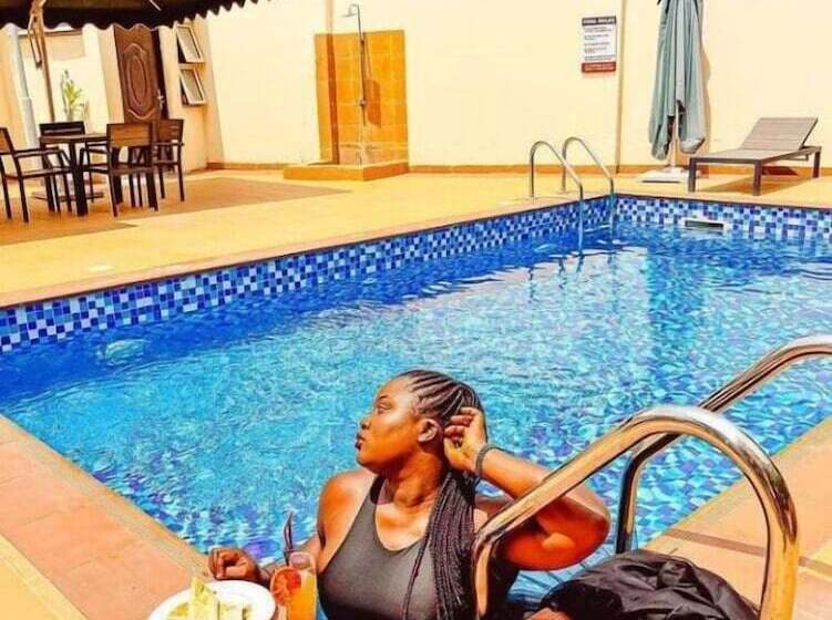 The Hallmark Hub Hotel And Apartments