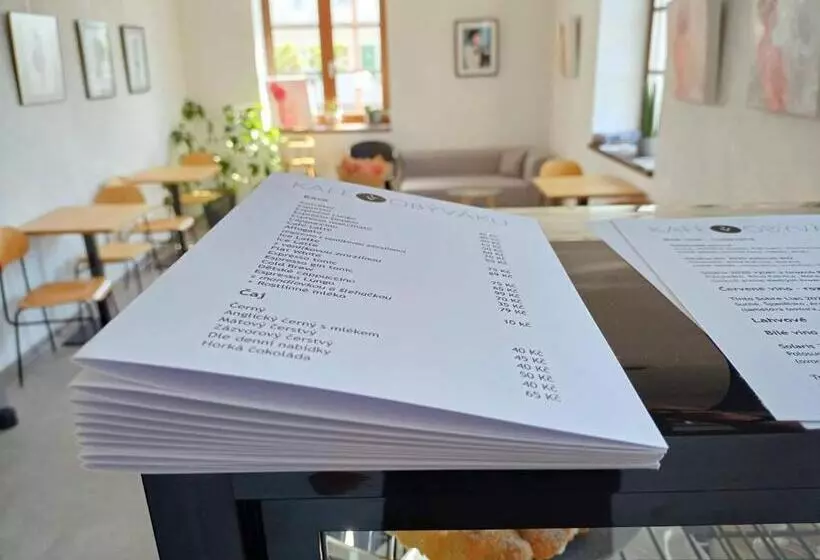 ベッドアンドブレックファースト Kafe V Obýváku