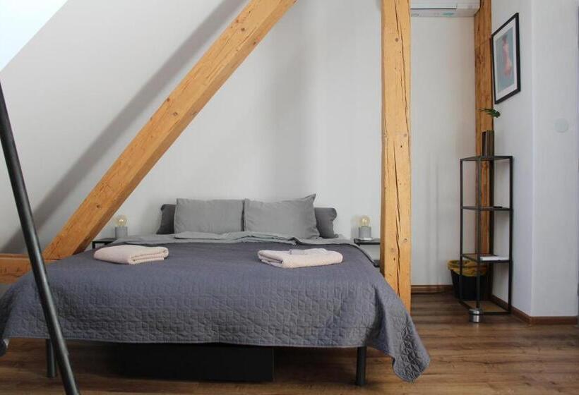 Bed and Breakfast Kafe V Obýváku