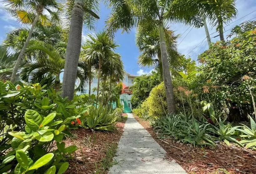 Hotelli Gulf View Waterfront Resort