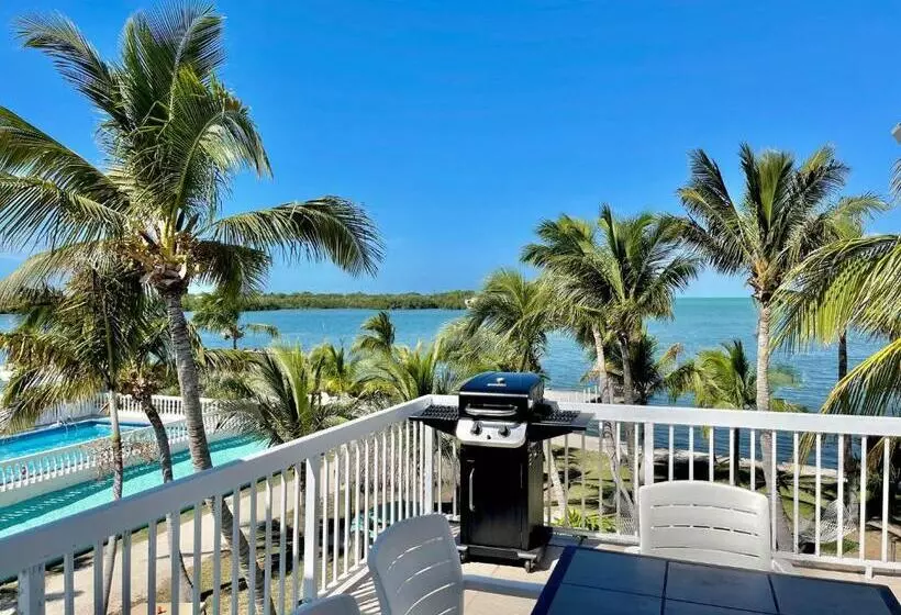 Hotelli Gulf View Waterfront Resort