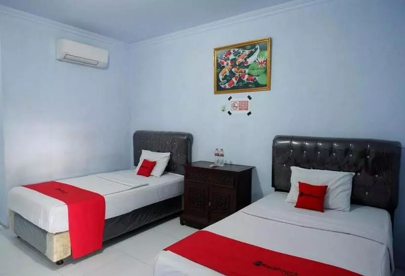 Hotelli Reddoorz Syariah Near Stasiun Pekalongan 3
