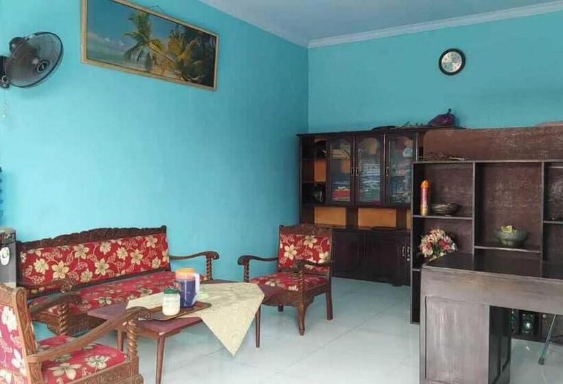 فندق Reddoorz Syariah Near Stasiun Pekalongan 3