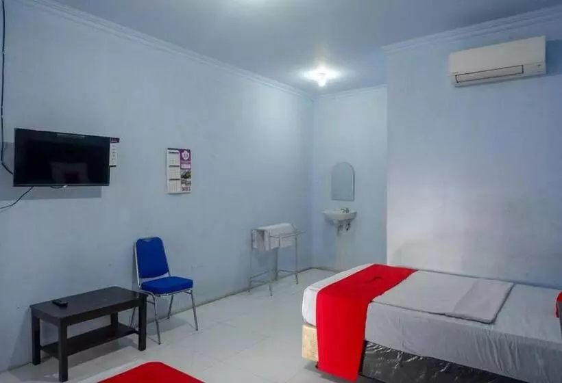 Hotelli Reddoorz Syariah Near Stasiun Pekalongan 3