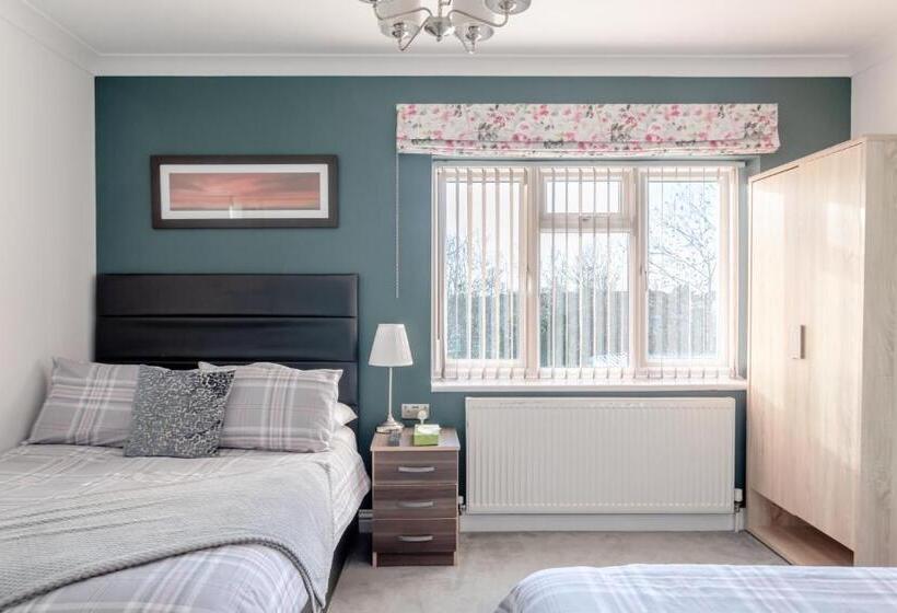 פנסיון Room In Guest Room   Family Room With Private Bathroom