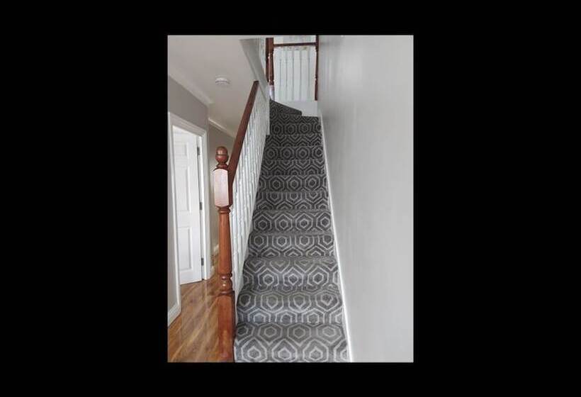 פנסיון Room In Guest Room   Family Room With Private Bathroom