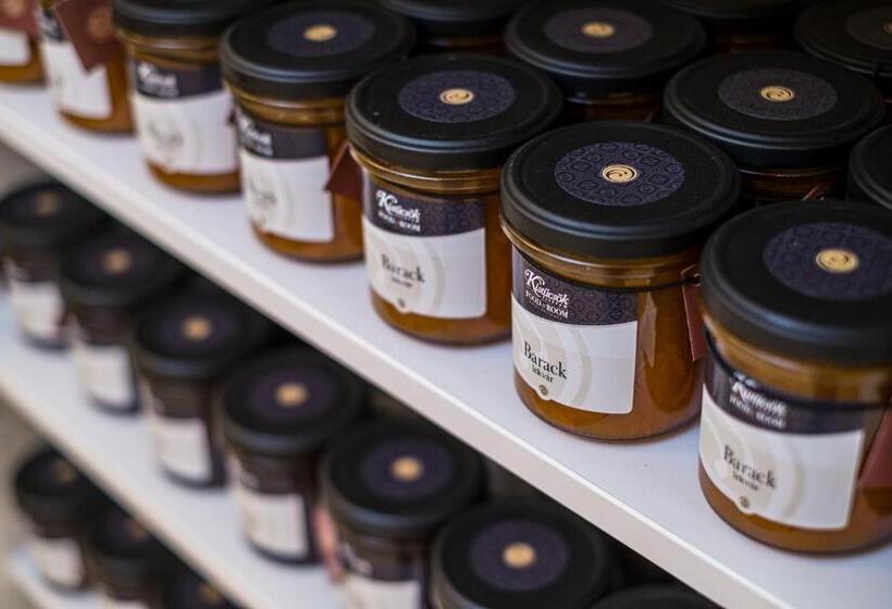 住宿加早餐  Kistucsok Food & Room