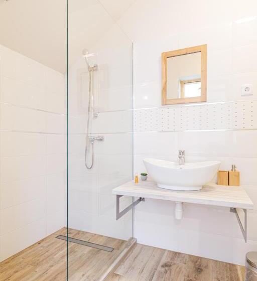 ベッドアンドブレックファースト Magtár Villa