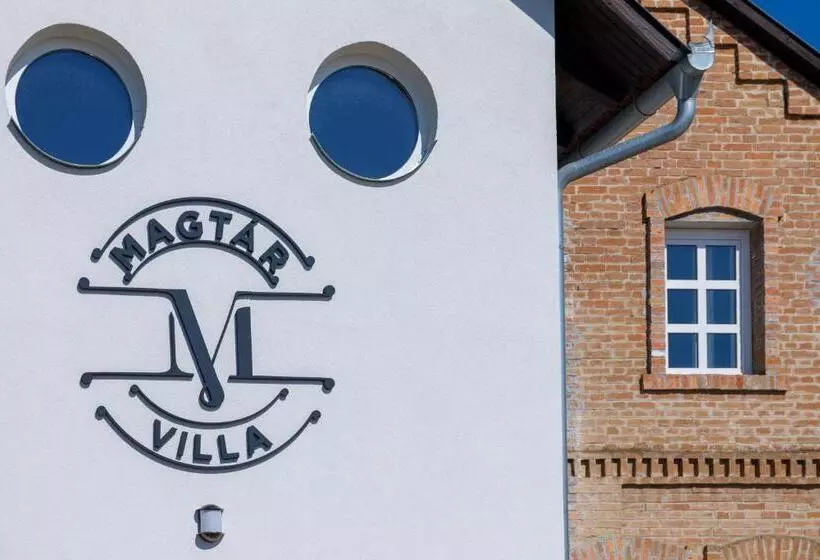 Aamiaismajoitus (B&B) Magtár Villa