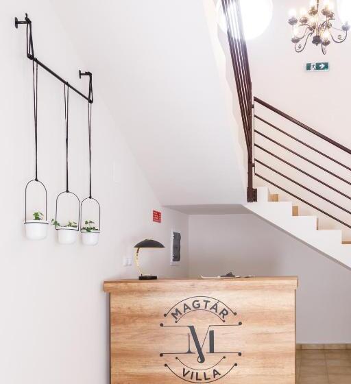 ベッドアンドブレックファースト Magtár Villa