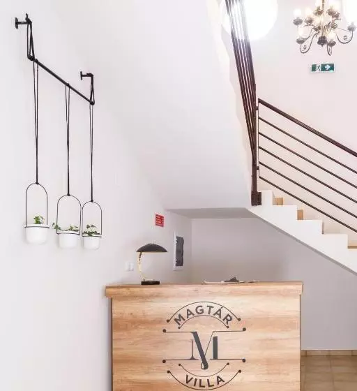 Aamiaismajoitus (B&B) Magtár Villa