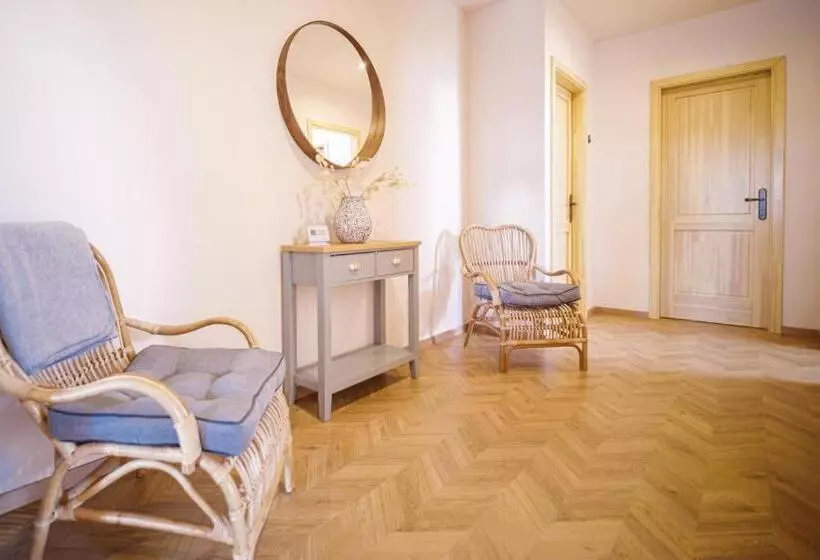 Aamiaismajoitus (B&B) Magtár Villa