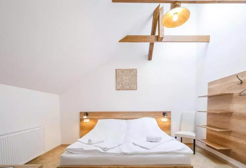 Aamiaismajoitus (B&B) Magtár Villa