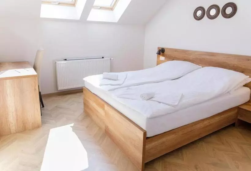 Aamiaismajoitus (B&B) Magtár Villa