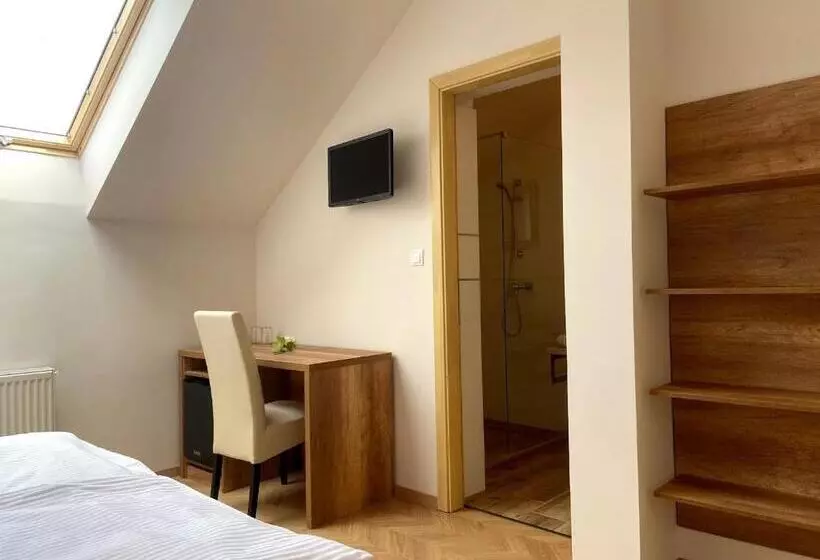 Aamiaismajoitus (B&B) Magtár Villa