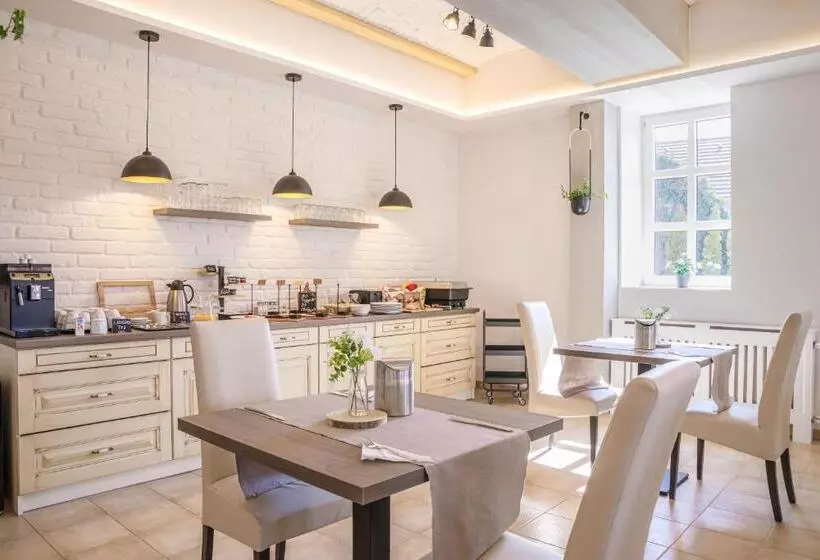 Aamiaismajoitus (B&B) Magtár Villa