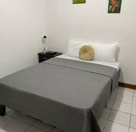 هتل El Coco