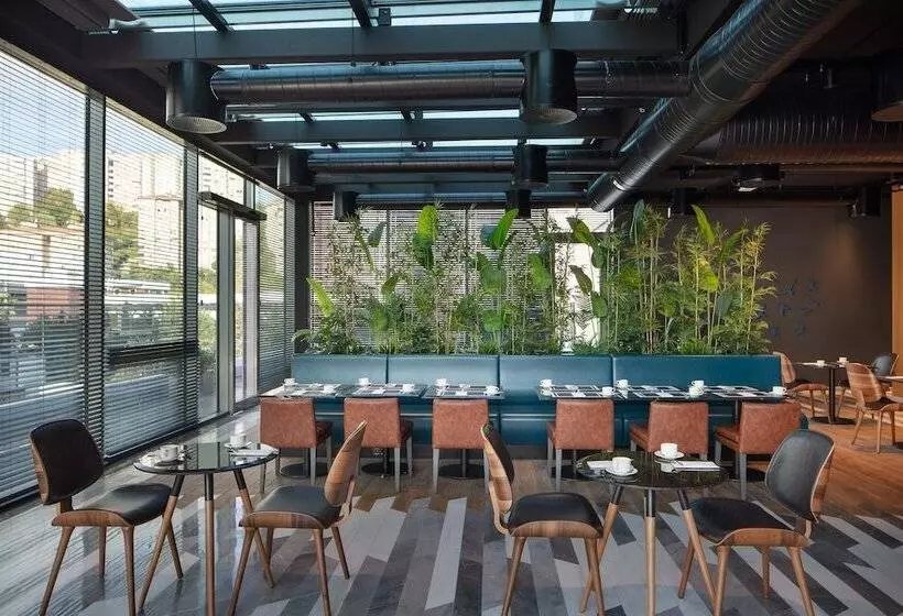 ホテル Four Points By Sheraton Istanbul Kagithane