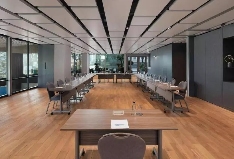 ホテル Four Points By Sheraton Istanbul Kagithane