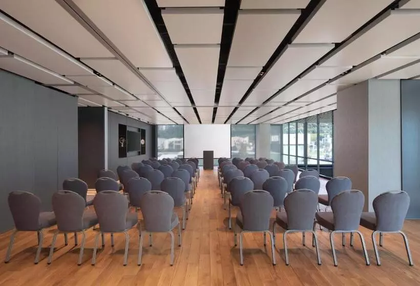 ホテル Four Points By Sheraton Istanbul Kagithane