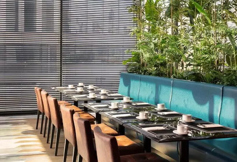 ホテル Four Points By Sheraton Istanbul Kagithane
