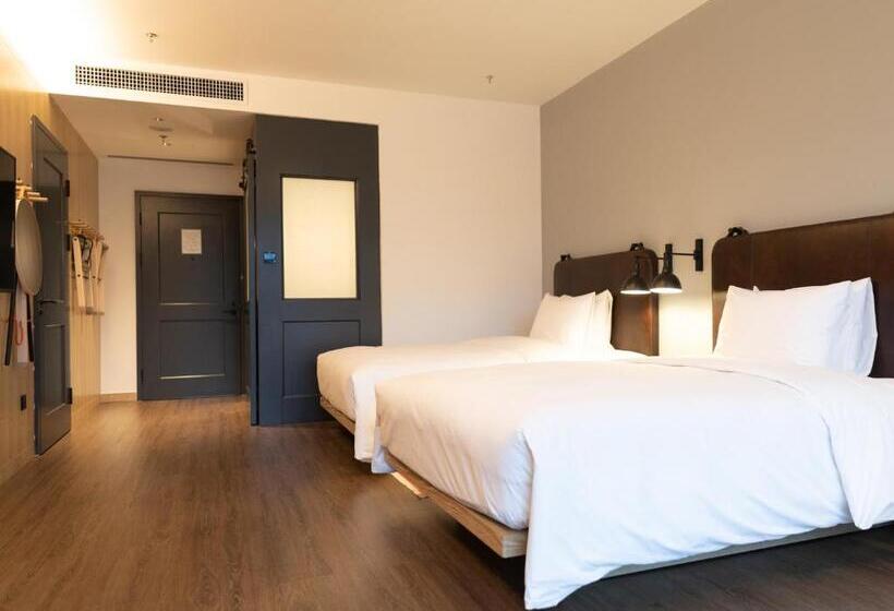 Hotel Moxy Shenzhen North Station