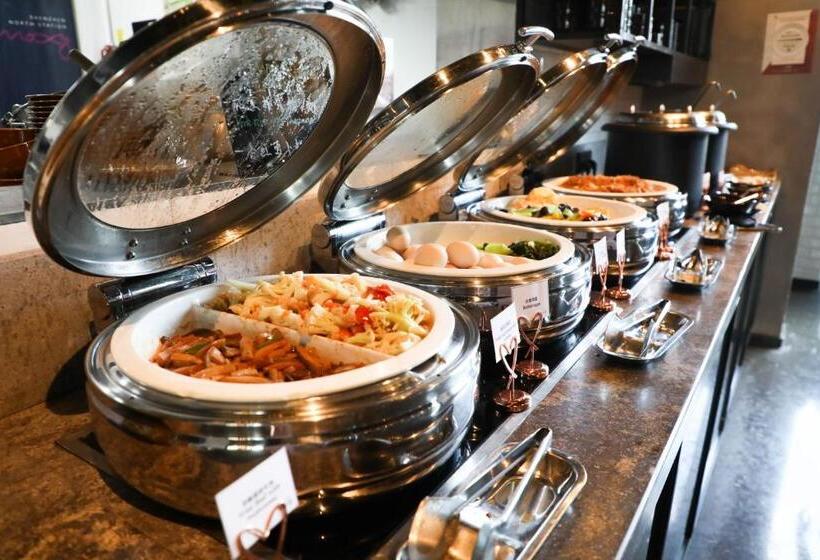 Hotel Moxy Shenzhen North Station