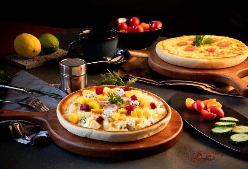 Hotel Moxy Shenzhen North Station