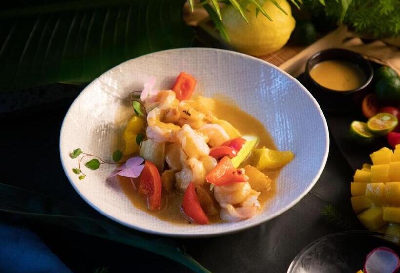 Hotel Moxy Shenzhen North Station