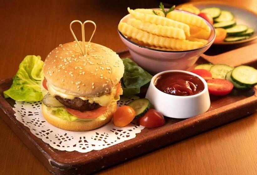 Hotel Moxy Shenzhen North Station