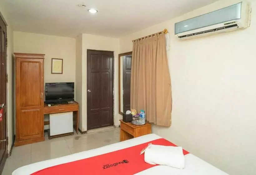 Hotelli Reddoorz Near Taman Bekantan Banjarmasin
