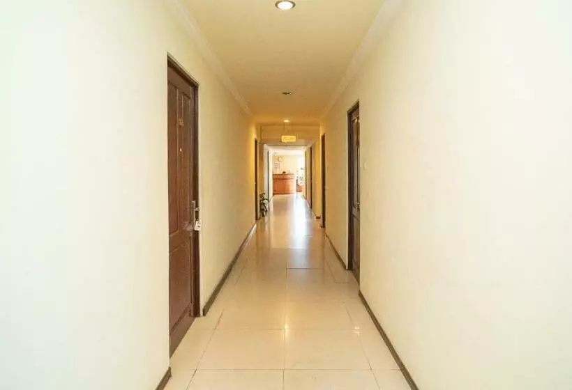 Hotelli Reddoorz Near Taman Bekantan Banjarmasin