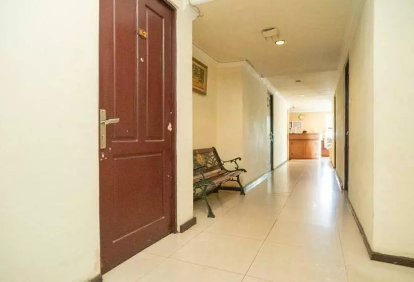 Hotelli Reddoorz Near Taman Bekantan Banjarmasin