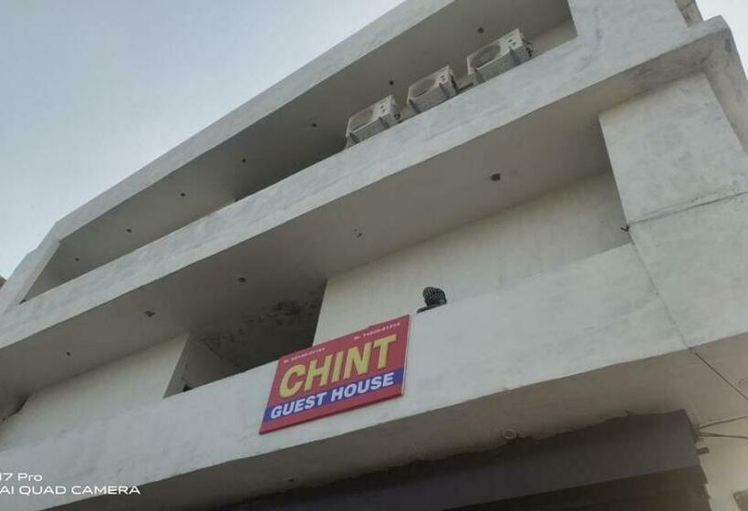 Hotelli Spot On 82192 Chint Guest House