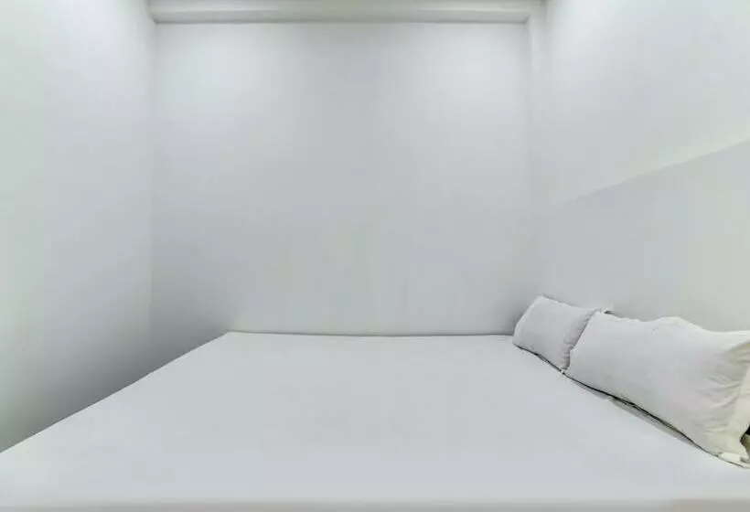 Hotelli Spot On Plaza Guest House