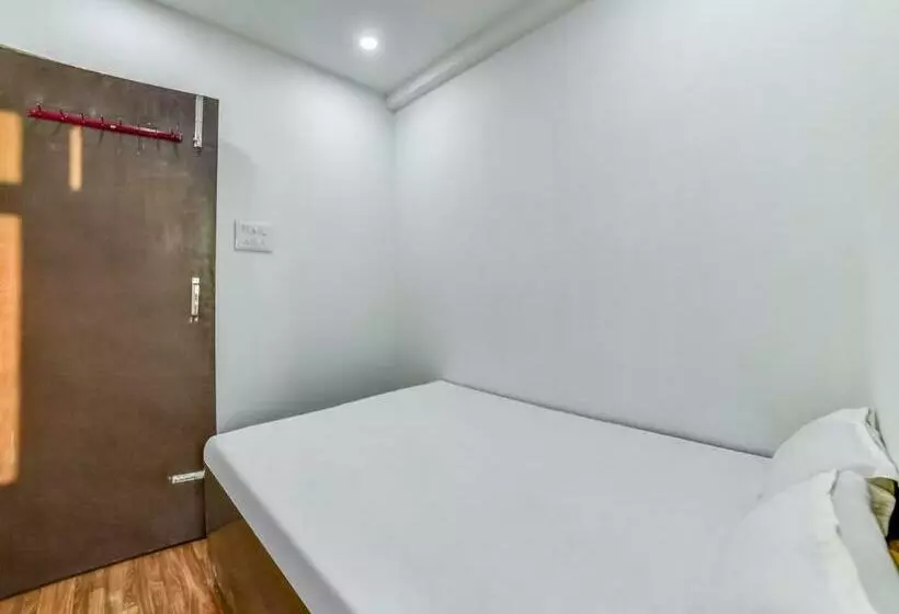Hotelli Spot On Plaza Guest House