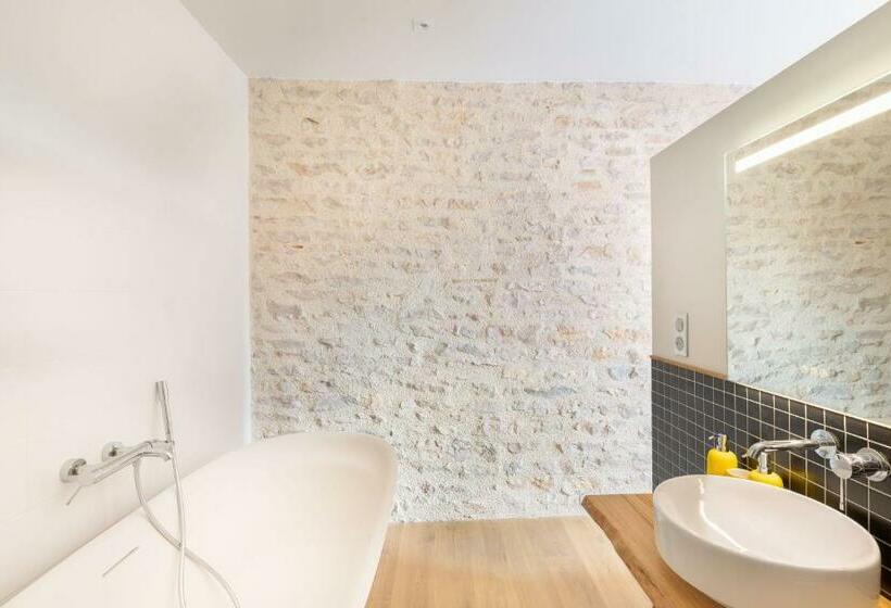 پانسیون Chez Romain