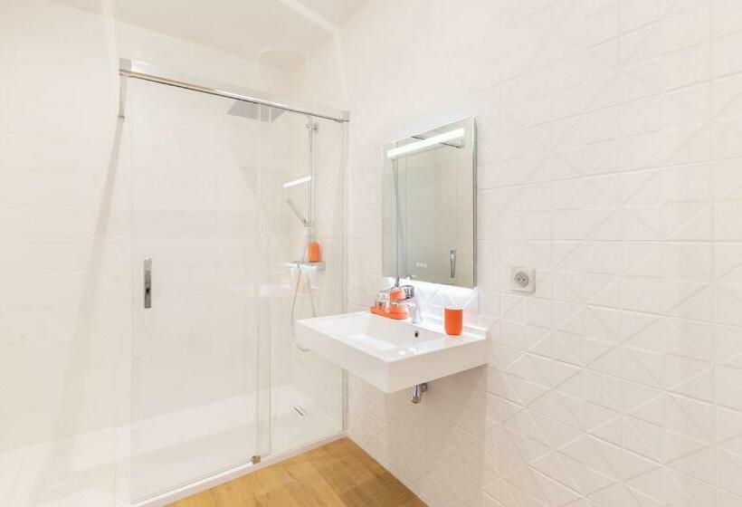 پانسیون Chez Romain