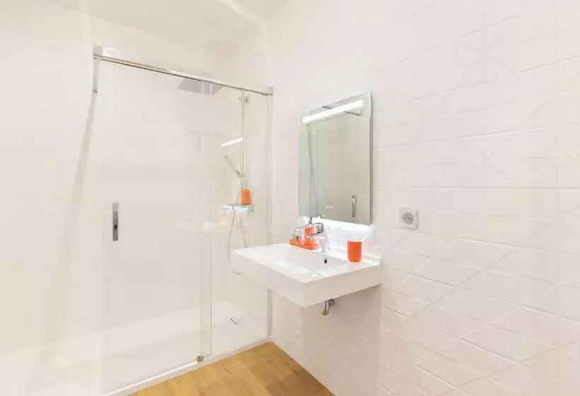 Majatalo Chez Romain