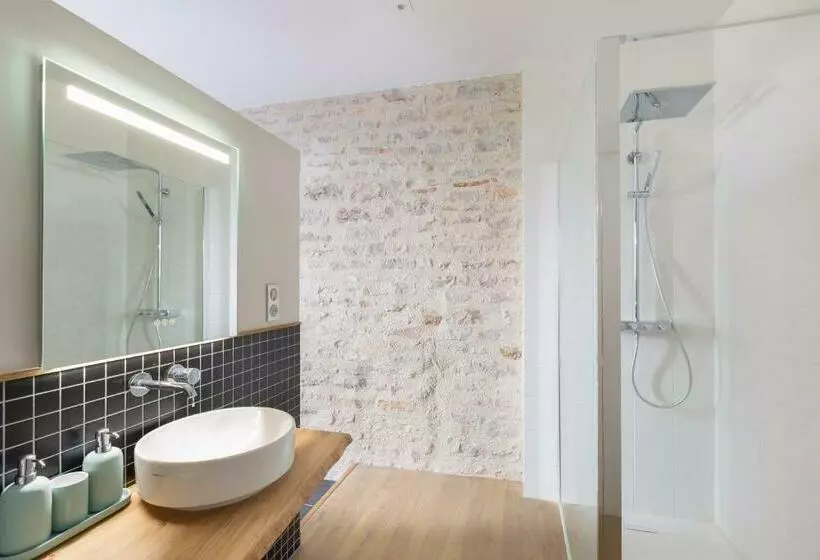 Majatalo Chez Romain